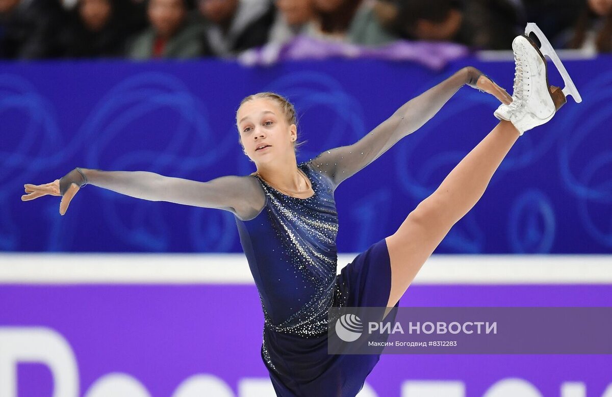 Произвольная программа фигурное катание казань. Гран при по фигурному катанию 2022 Казань. Нестерова фигурное катание. Виктория Дорошевская фигурное катание. Одиночное женское фигурное катание Медведева.