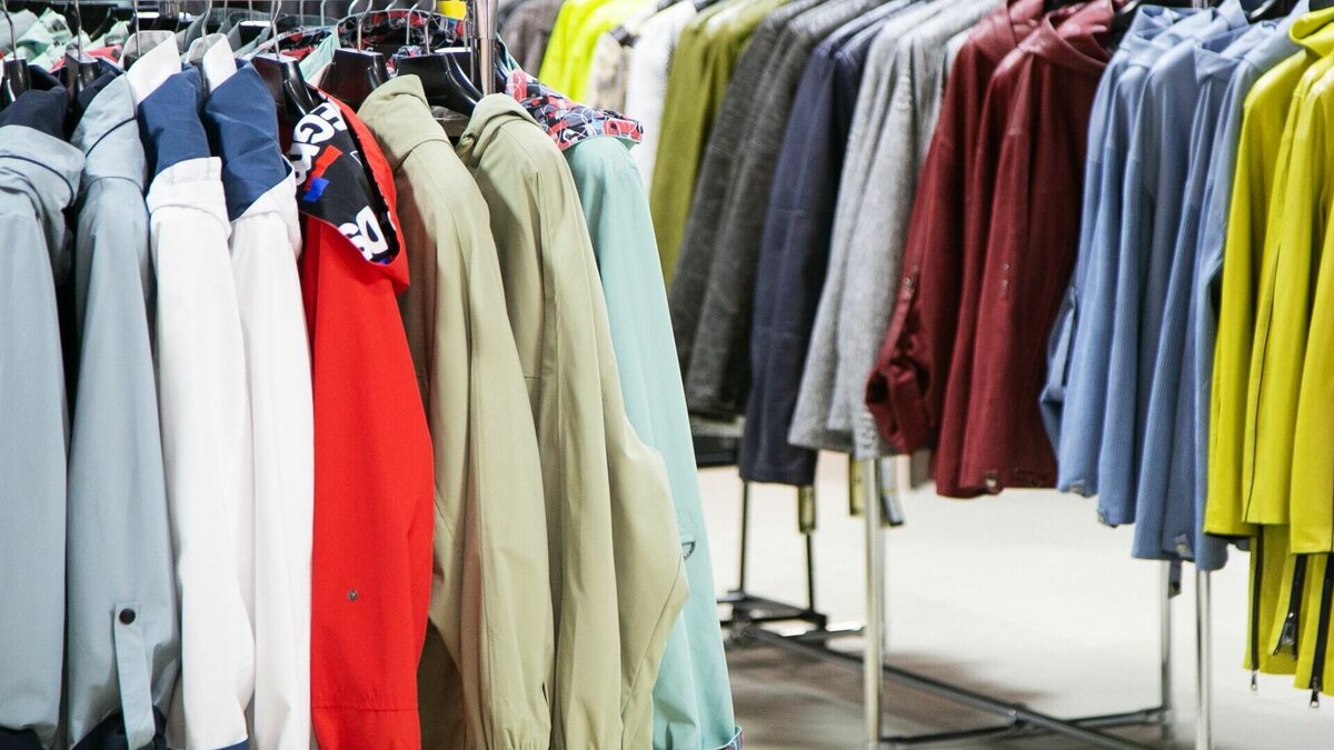     Личность женщины установили по камерам видеонаблюдения.