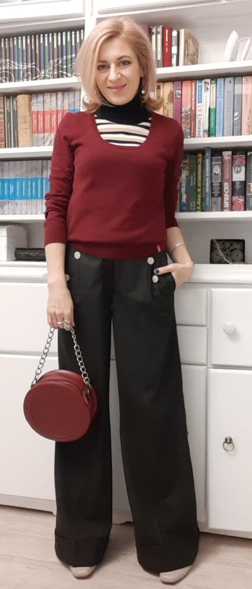 Джемпер, жилет и брюки из секонд-хэнда.