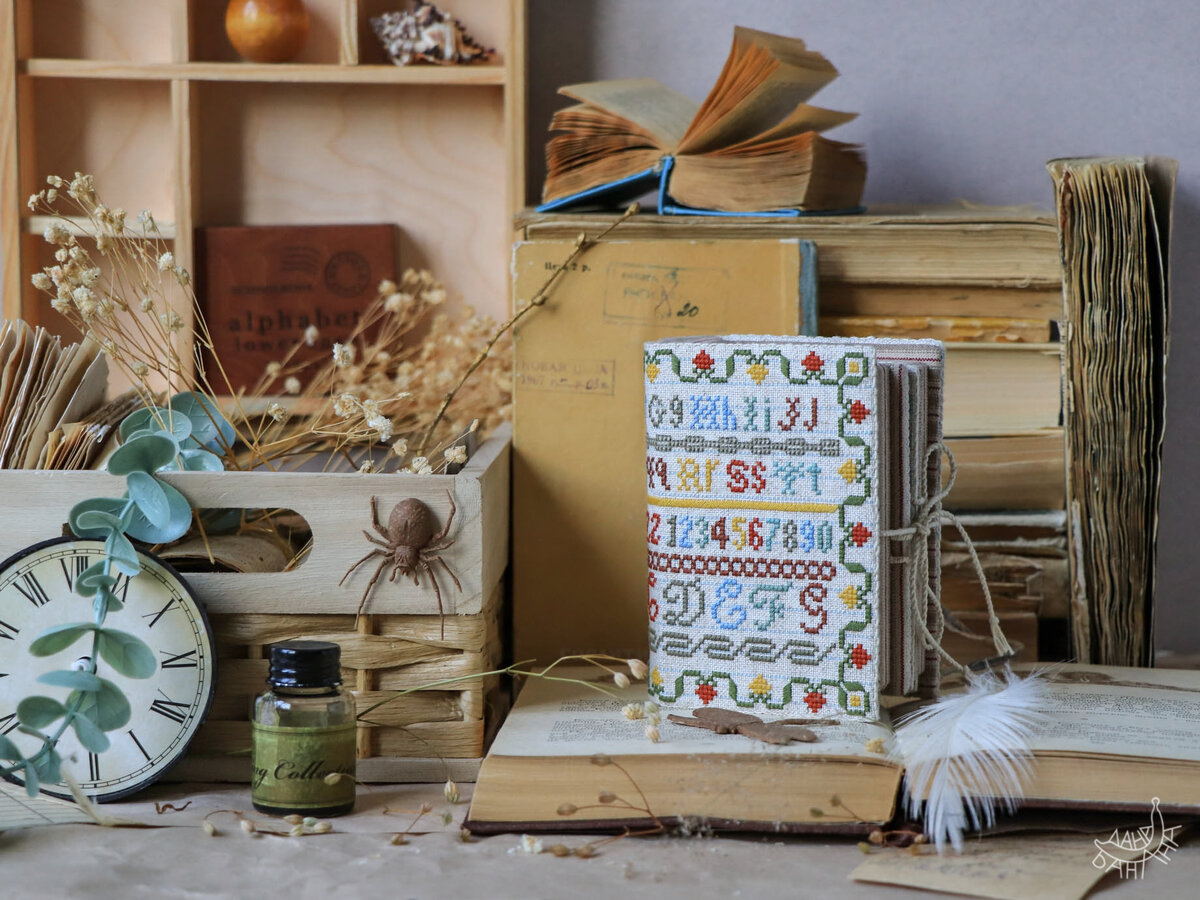 А вот и она, шкатулка «Книга первопроходцев»