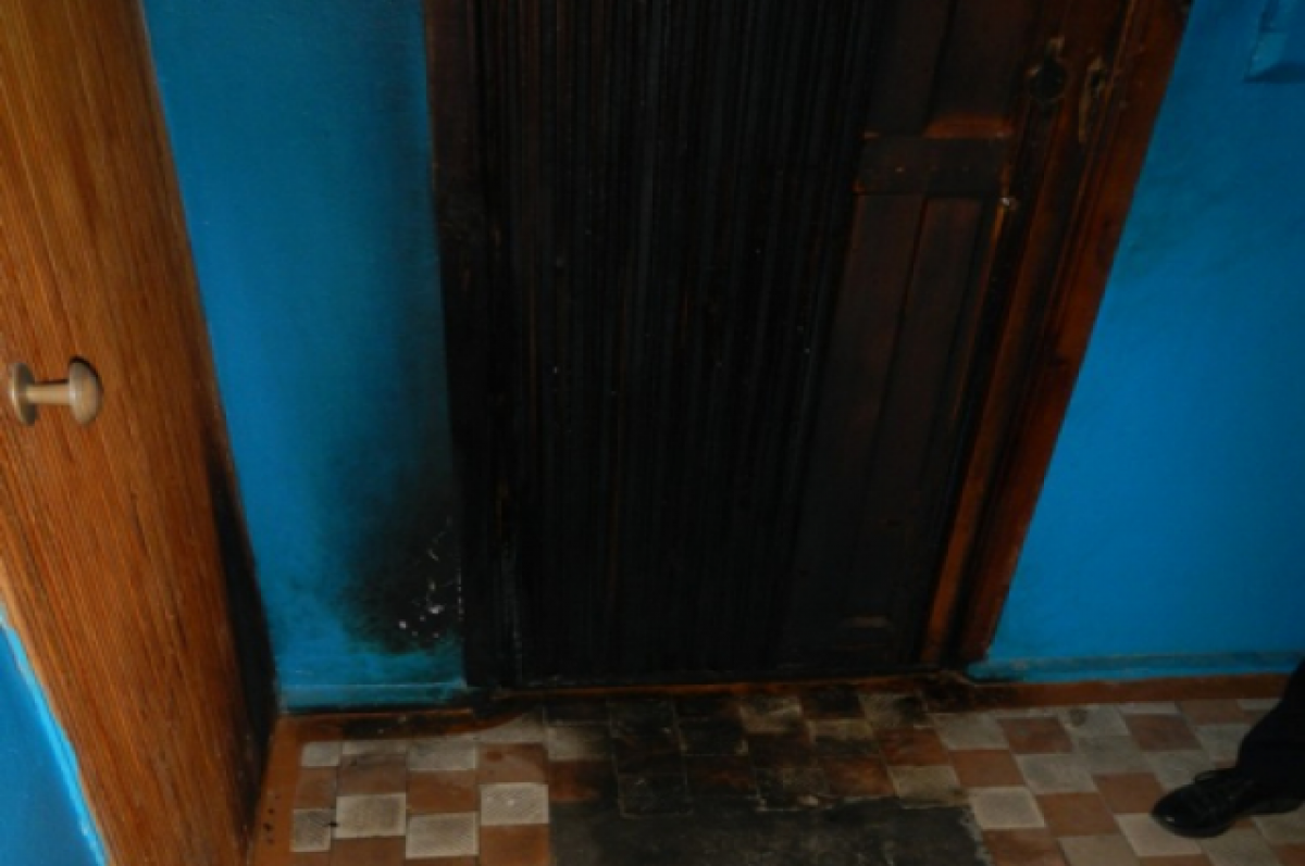    Спасателям в Прикамье пришлось вскрыть квартиру из-за странного запаха