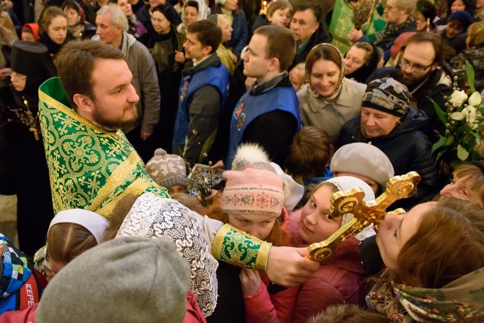 "...Для каждого из нас один Господь - Судья..." Источник: https://foto.patriarchia.ru/news/arkhiereyskoe-sluzhenie-v-prazdnik-vkhoda-gospodnya-v-ierusalim-v-isaakievskom-sobore-sankt-peterburga-liturgiya-i-krestnyy-khod/