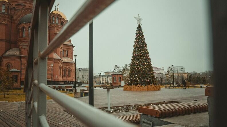     Новогодние каникулы увеличат на день уже с 2023 года. Об этом федеральному СМИ заявил член комитета Совета Федерации по конституционному законодательству Александр Башкин.