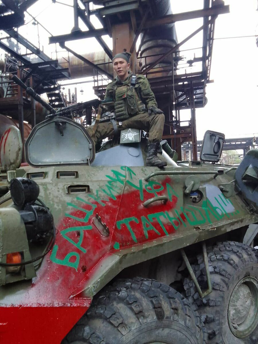 Фәнис куып алып киткән БТРы белән
