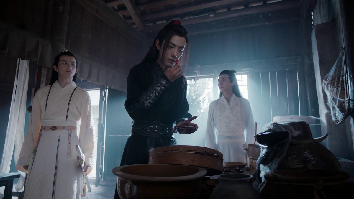 ВИ: Ребят, по моей оценке тут уже семь лет никто не закупался свежими продуктами.