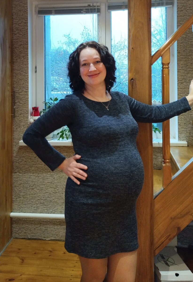 На восьмом месяце. 🤰