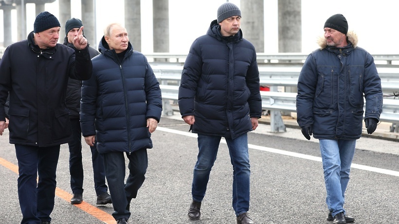    Президент РФ Владимир Путин на Крымском мосту © Сайт президента России