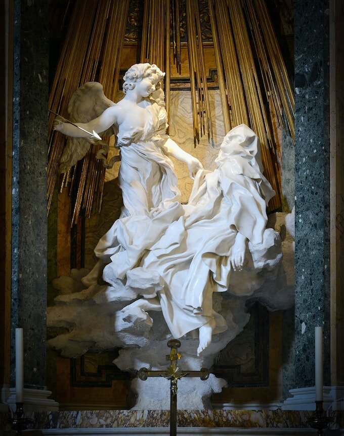 "Экстаз святой Терезы" Скульптурная композиция в церкви Санта-Мария-делла-Витториа. 1645—1652. Рим