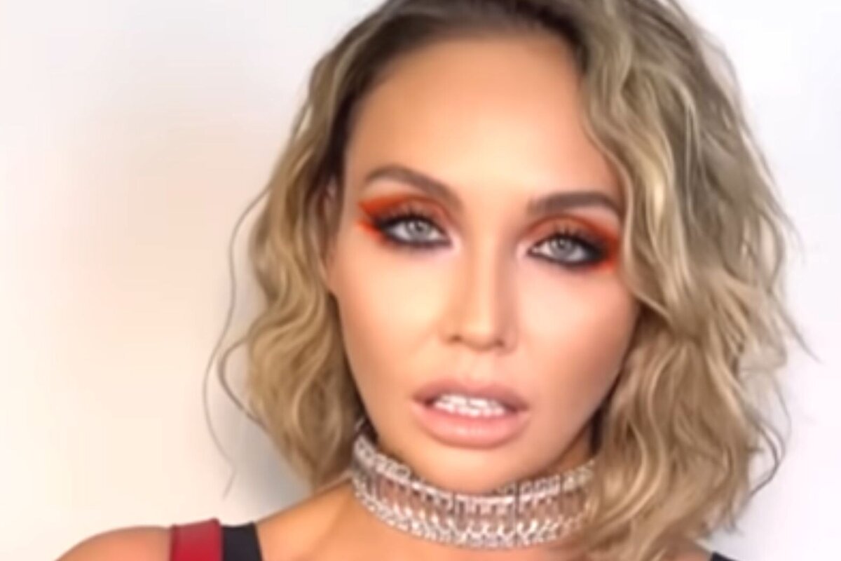     «Как грациозно закинула ноги!»: Ляйсан Утяшева удивила фанатов эффектным акробатическим трюком