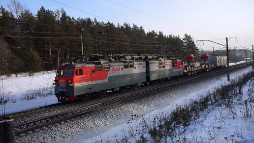 Электровоз ВЛ80С-836 с ремонтным поездом.