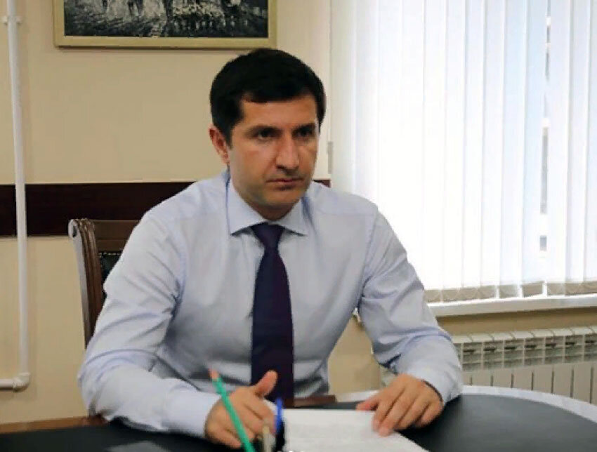 эме эмеев кизилюрт. эмеев батыр эмильевич. эмеев батыр эмильевич должность. заместитель председателя правительства республики дагестан. эме эмеев кизилюрт.