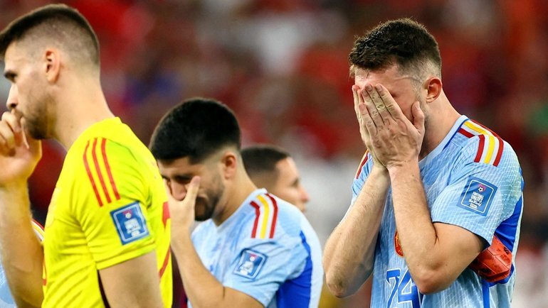    Эмоции игроков сборной Испании после вылета с ЧМ-2022.