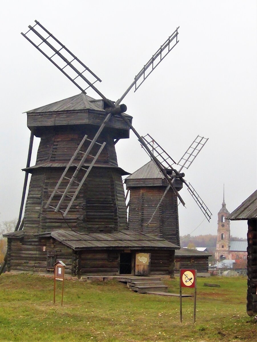 мельницы в музее деревянного зодчества в Суздале