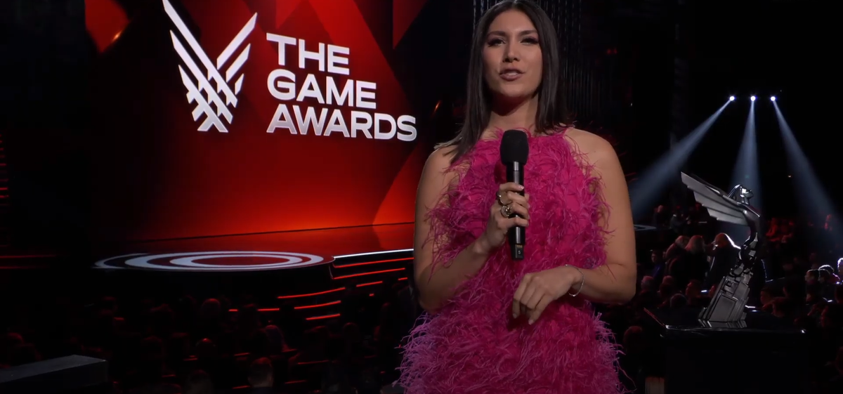 Ведущая - мочалочка =).