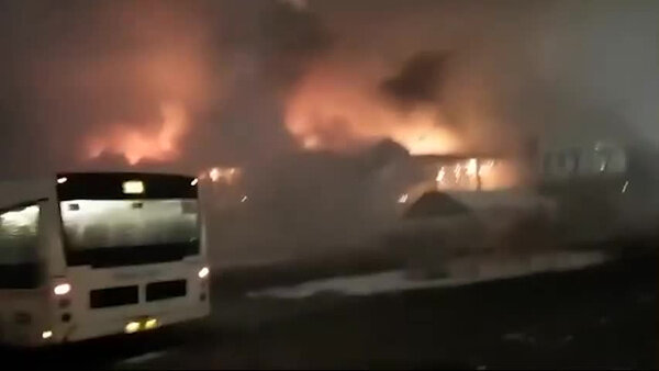 Момент взрыва в гипермаркете ОБИ. Видео © T.me / SHOT