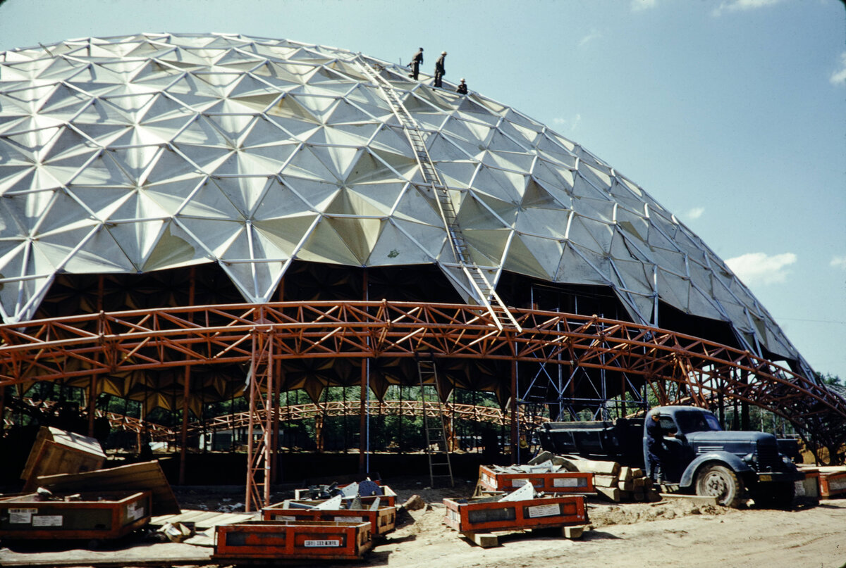 автор фото - Харрисон Форман