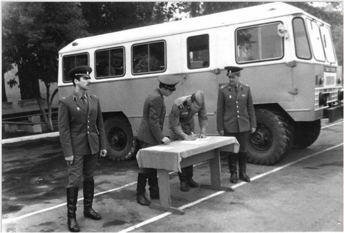 Советская армия автобусы. ГАЗ 66 апп 66. Апп-66 автобус повышенной проходимости. Автобус АС-38 на базе ГАЗ-66. Армейский автобус апп-66 (на шасси ГАЗ-66).
