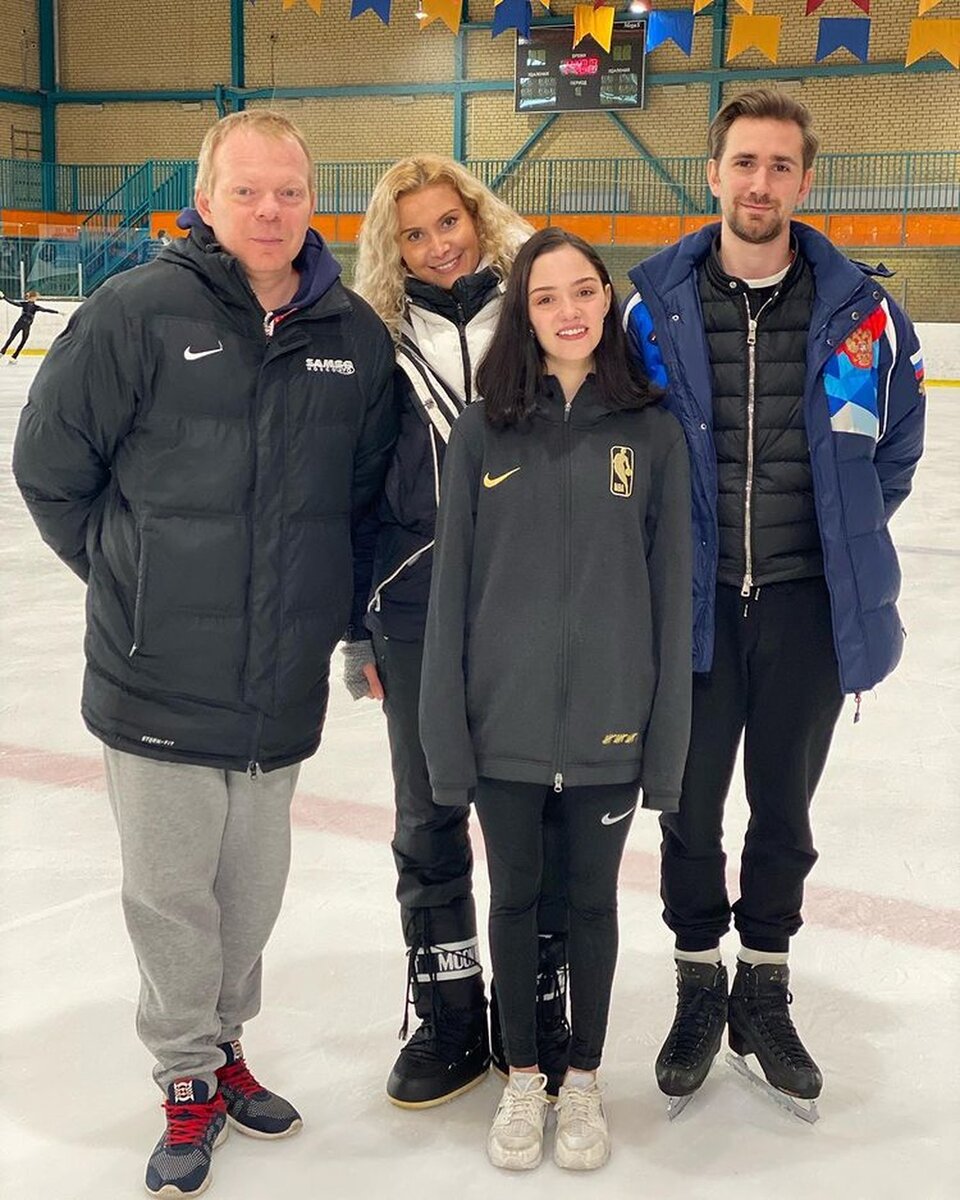 Осень 2020 года. Евгения Медведева вернулась в родную школу к Этери Тутберидзе.