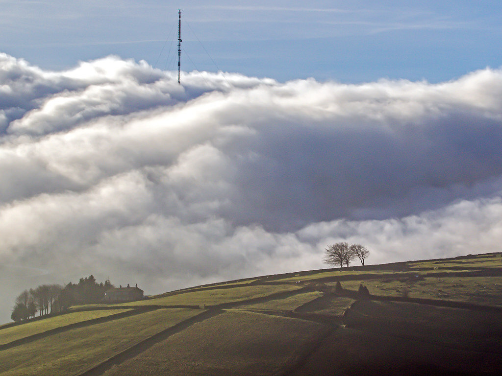 Радиомачта на холме (для наглядности)