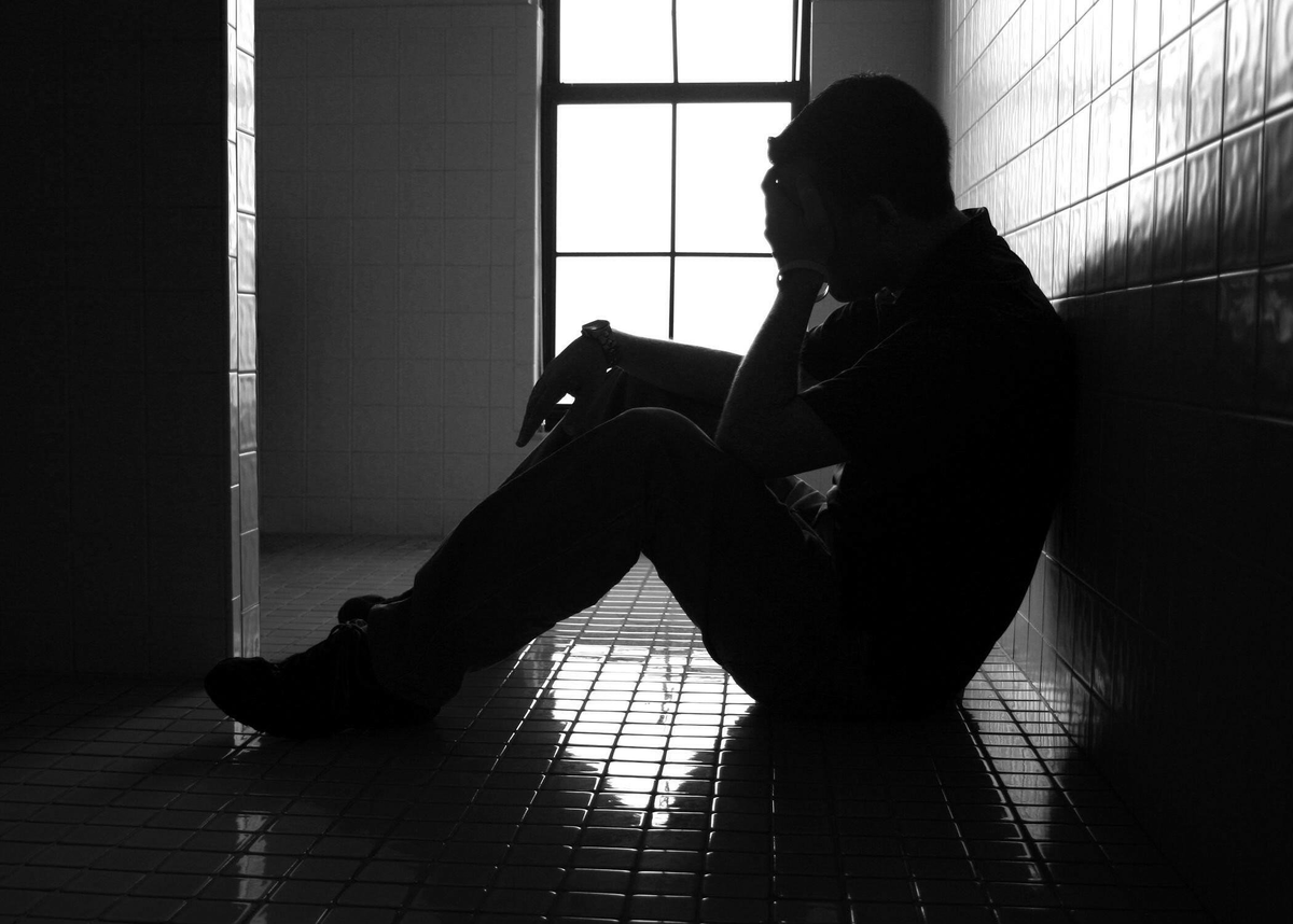 Игра окончена. Нажмите R, чтобы повторить попытку.