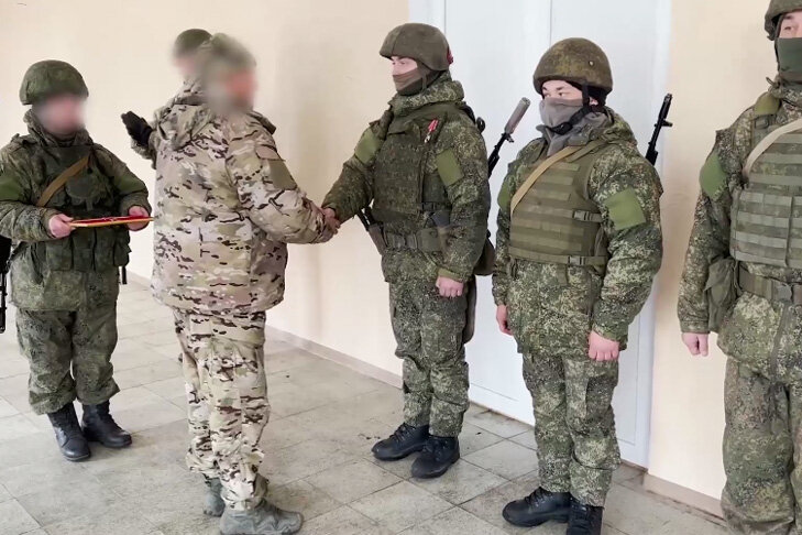    Сибиряки идут в бой уверенно. Кадр Минобороны РФ