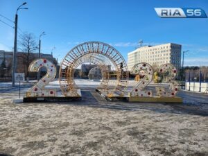  📷    В Оренбурге в сквере перед Домом Советов развернулось настоящее ледяное шоу Белов Михаил Александрович