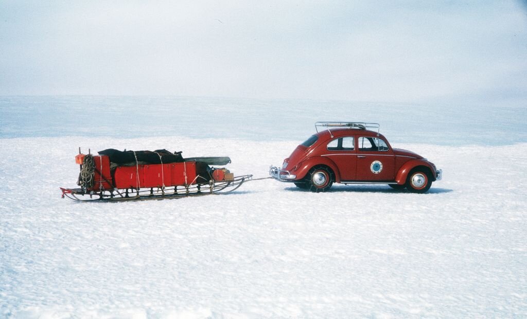  VW Beetle «Antarctica 1» (1963). В начале 60-х австралийцы решили дооборудовать несколько «Фольксвагенов-Жуков» и использовать их в качестве подсобного транспорта на антарктической станции Моусон. Первый «жук», получивший название Antarctica 1, стал не просто легендой, но вообще первым серийным, изготовленным не по спецзаказу легковым автомобилем в Антарктиде. Последний из «жуков» работал на станции вплоть до 2001 года.