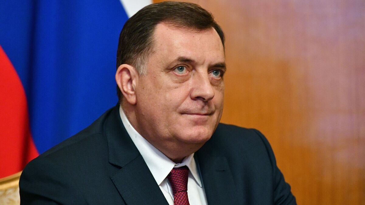    Президент республики Сербской Боснии и Герцеговины Милорад Додик во время встречи с министром иностранных дел РФ Сергеем Лавровым© РИА Новости / Владимир Песня