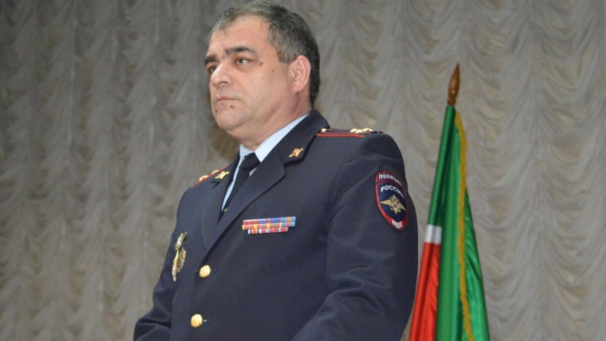     В Альметьевске назначили нового начальника отдела внутренних дел. Им стал полковник полиции Олим Отакулов, который руководил ОМВД по Лениногорскому району. Об этом сообщила пресс-служба ведомства.