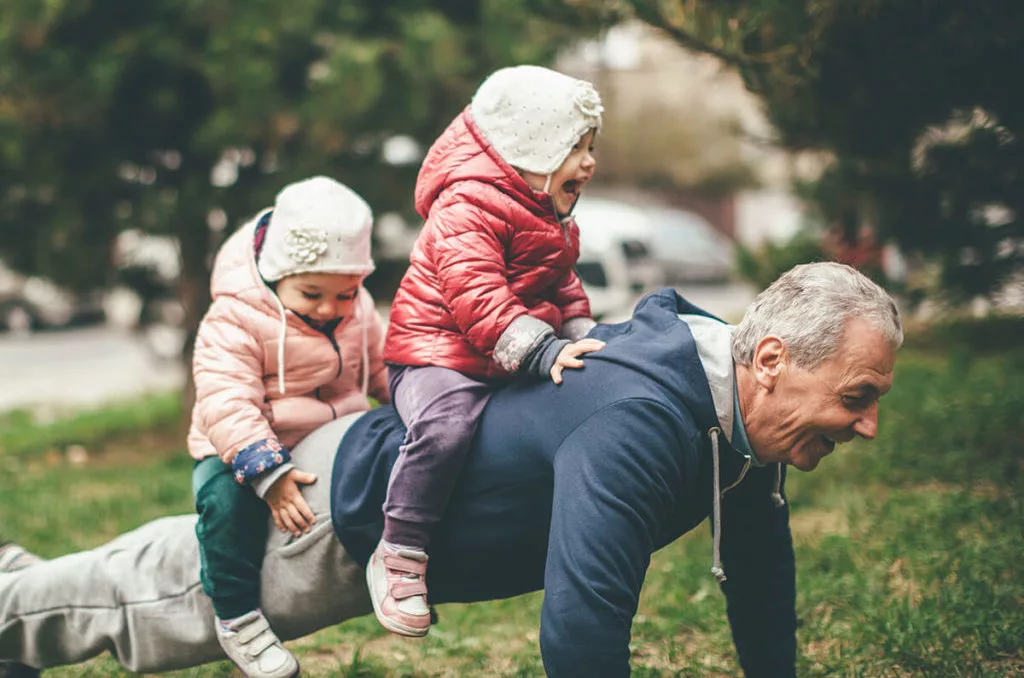 Дедушкины игры. Взято из свободного доступа.