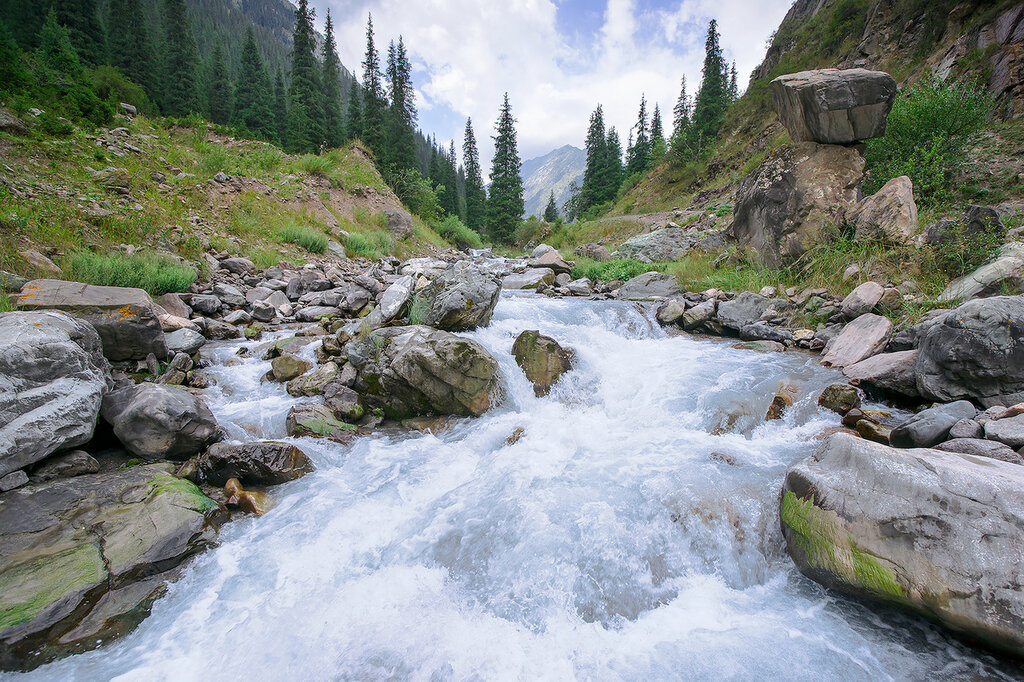 Горная речка сродни эмоциям: может унести