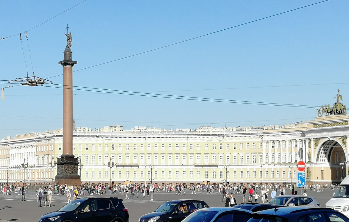 На Дворцовой площади