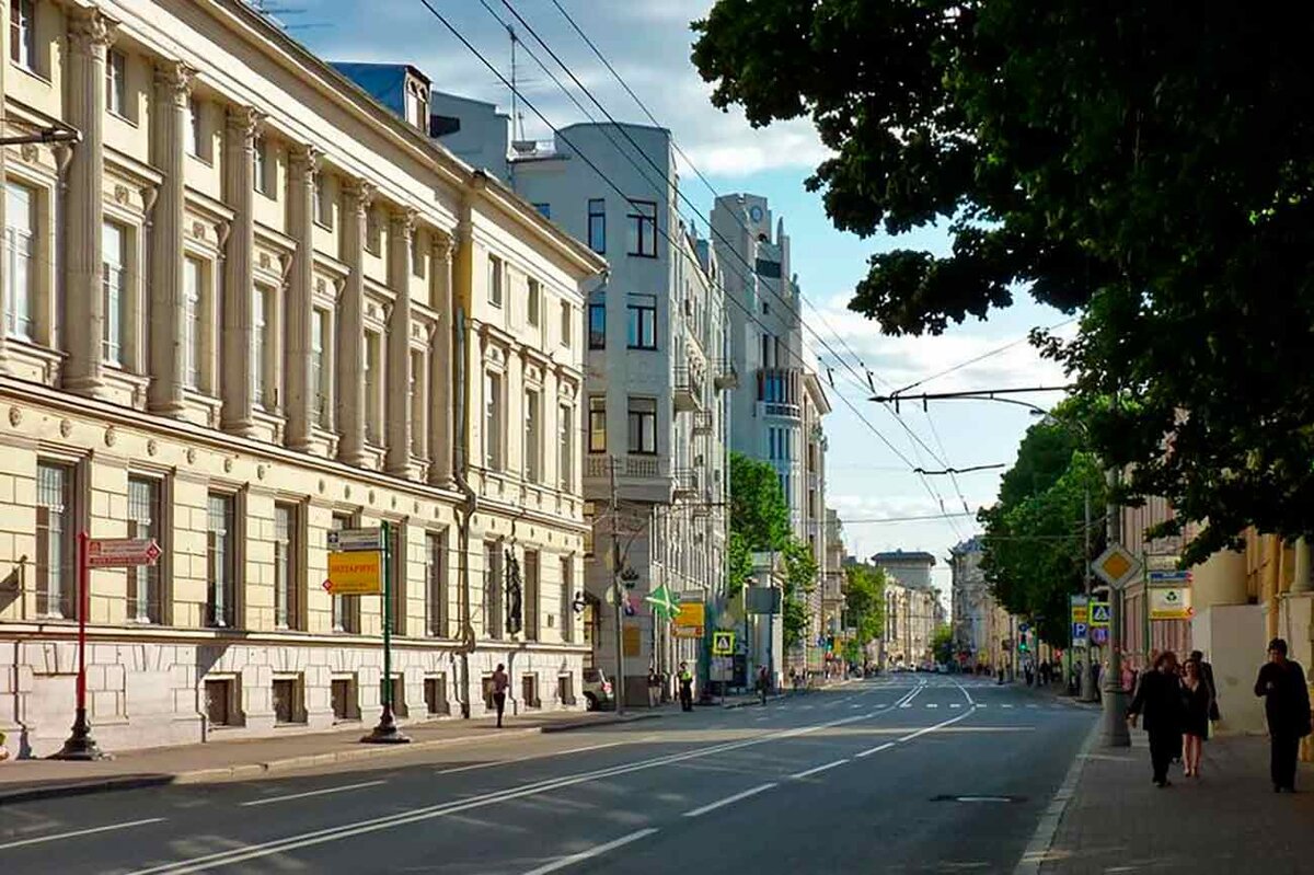 Улица пречистенка в москве. Улицы Пречистенка и Остоженка. Дома на Пречистенке улице в Москве. Улица Пречистенка в Москве фото.