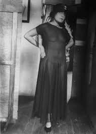 Лиля Юрьевна скромностью не страдала. Фото находится в интернете в свободном доступе, без цензуры.