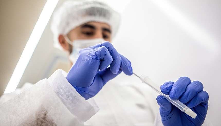 Роспотребнадзор сократил срок действия отрицательного ПЦР-теста на коронавирус с 72 до 48 часов.  Документ подписала глава ведомства Анна Попова.