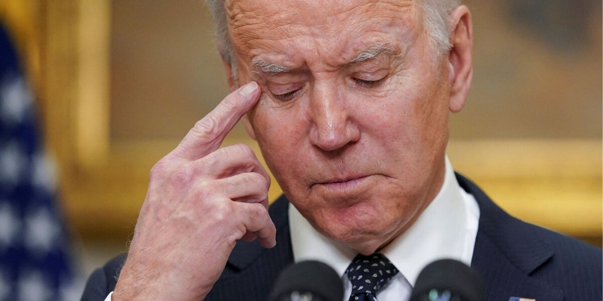 Просто старый Байден. Ему все равно