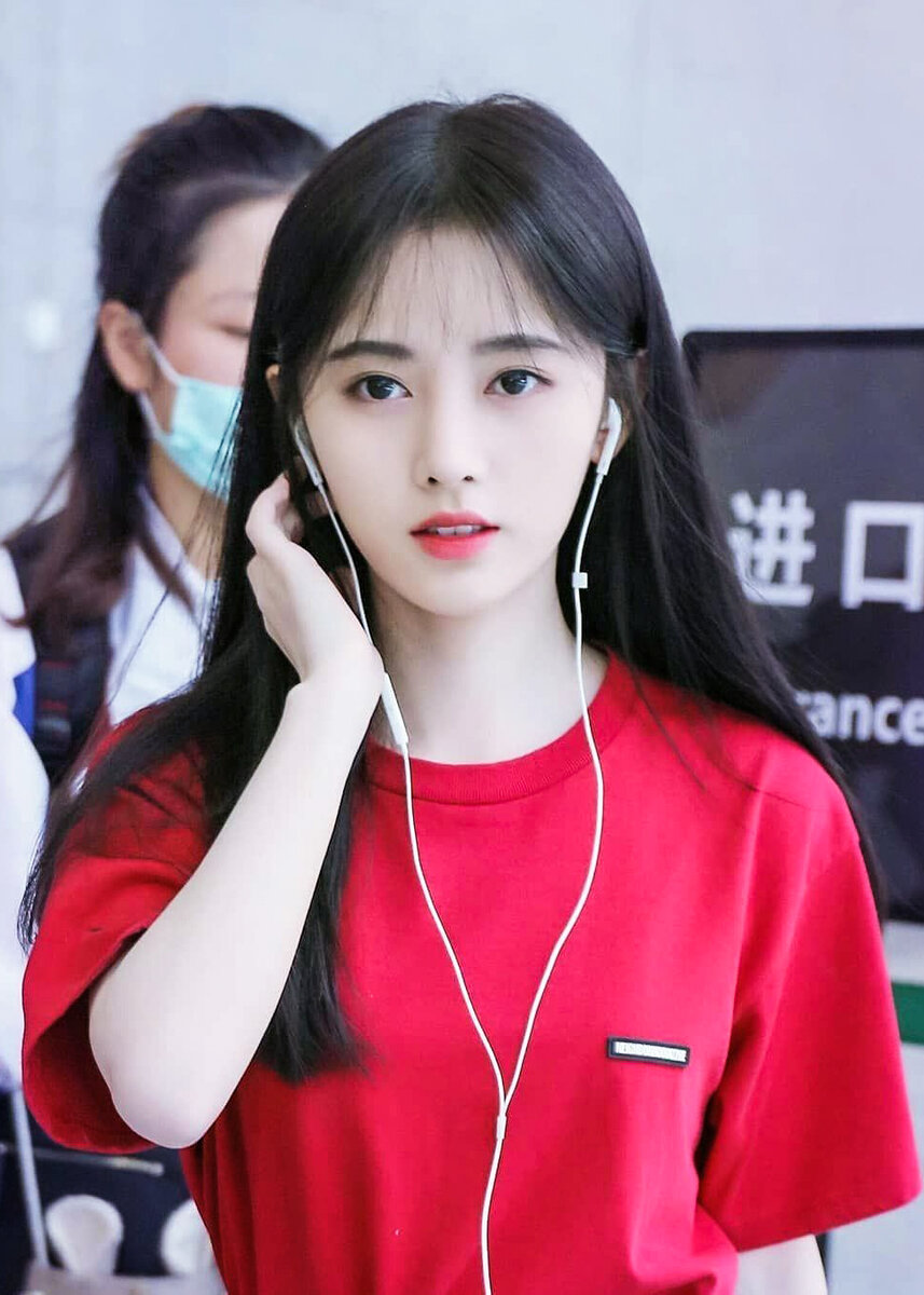 Ты ведь хочешь начать разговаривать с такими красивыми девушками?
Тогда учи китайский :)