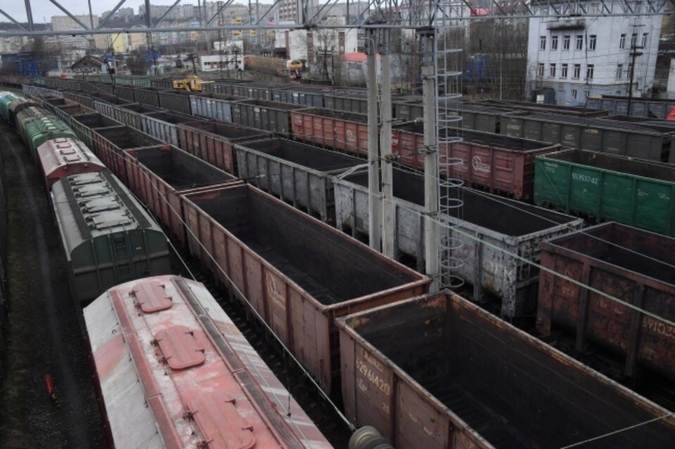     На Украине начали национализацию российских вагонов Владимир ВЕЛЕНГУРИН