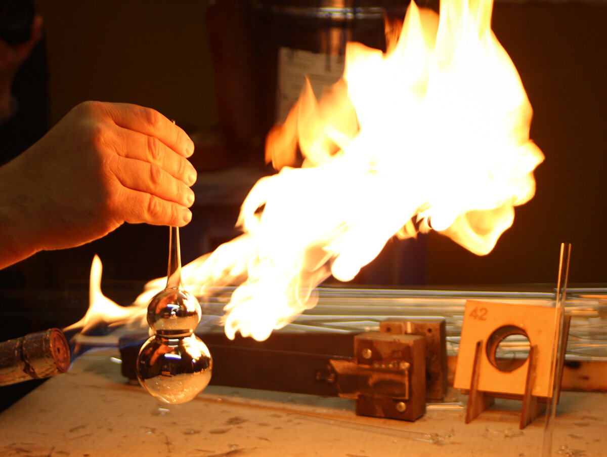 Игрушка ручной выдувки снеговик