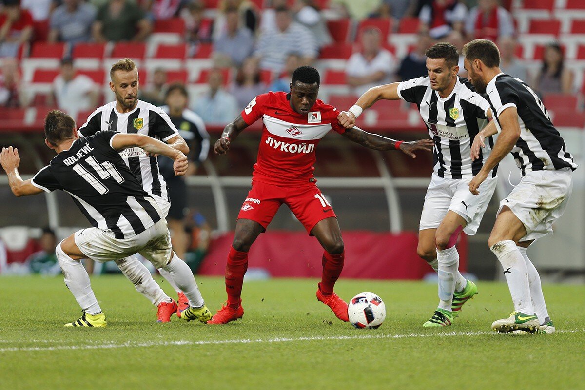 "Спартак" начал сезон с фиаско с "АЕКом"...