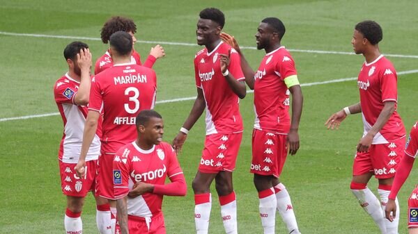    Футболисты "Монако"© AFP 2022 / VALERY HACHE