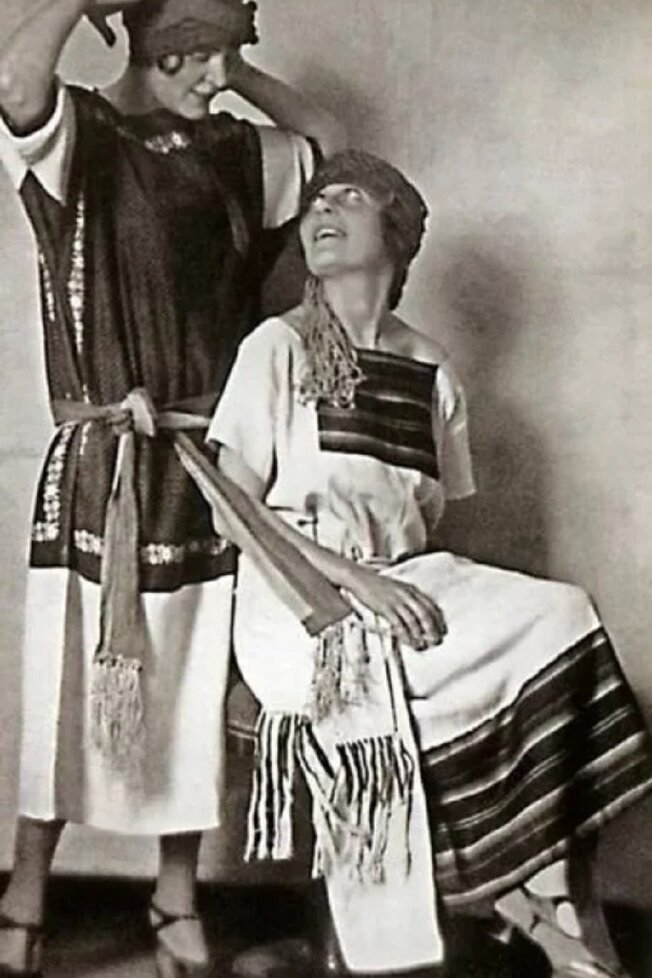 модницы Лиля и Эльза (фото с бесплатного сайта)