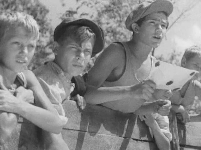 Кадр из фильма "Тимур и его команда" (1940)