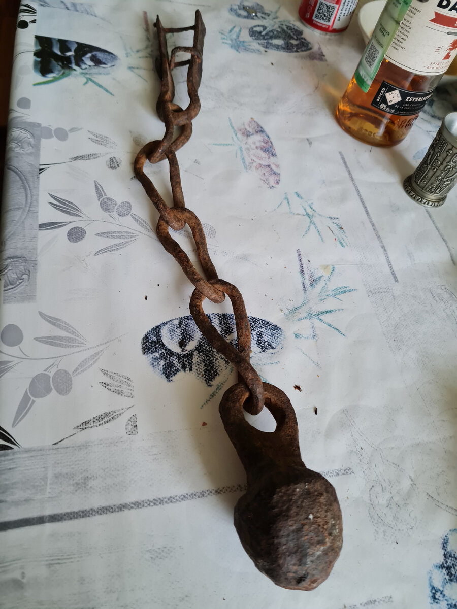 Кистень работы мастера средины ХIХ века. Изготавливался в любой кузне. Непременный попутчик в поездке на базар, к примеру. 