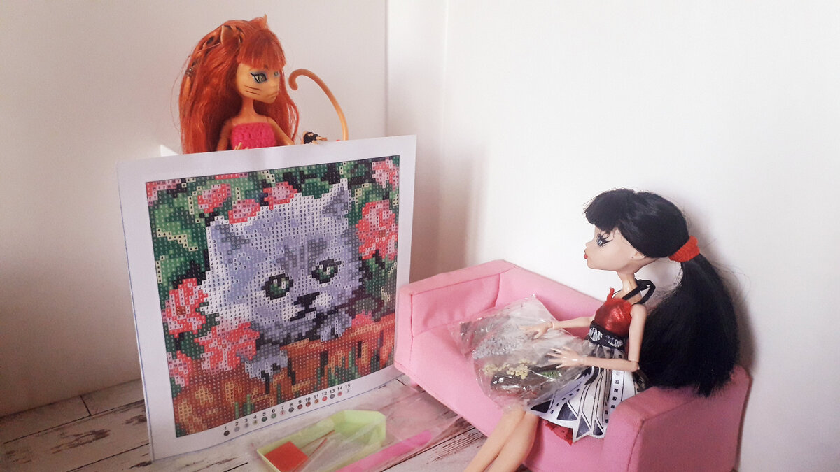 Только авторские фото. Оливка и Сана обожают собирать алмазную мозаику.