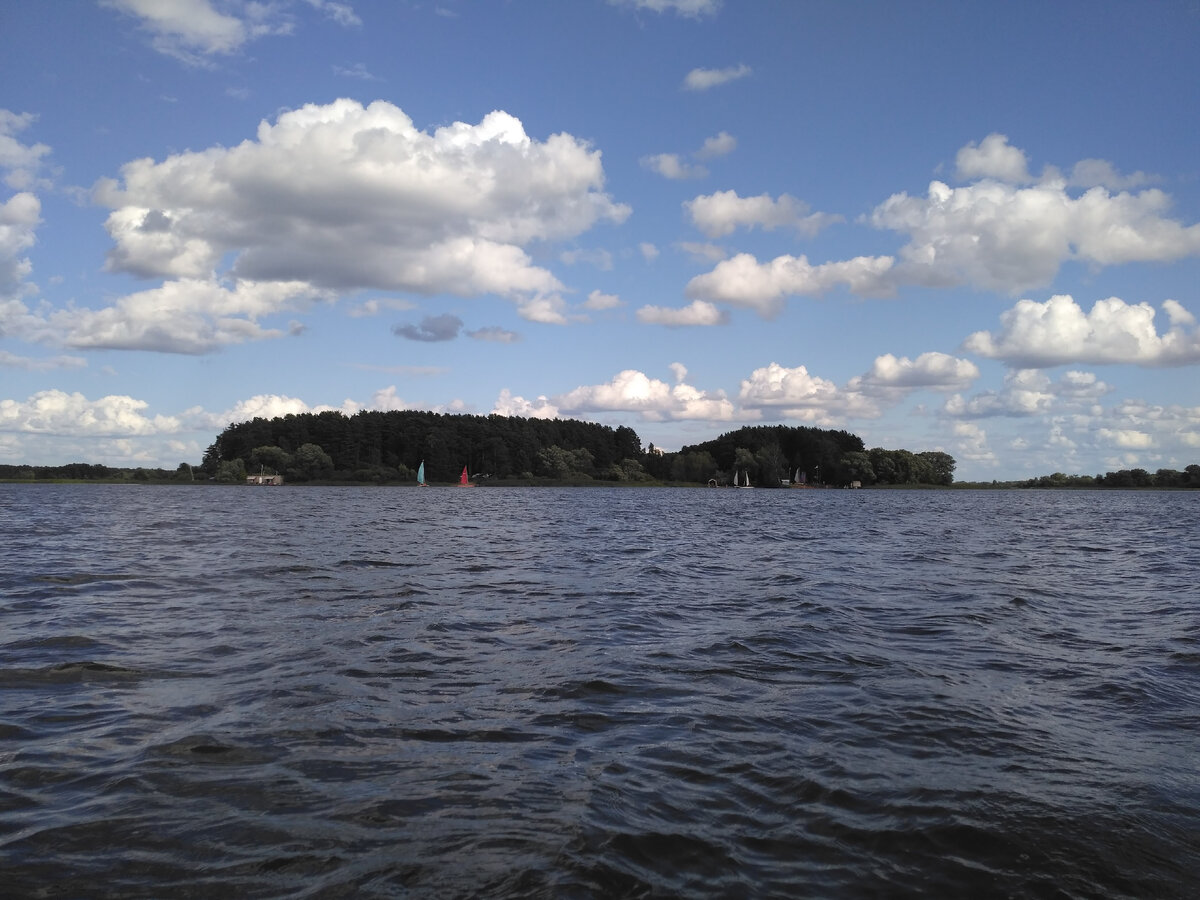 Впереди остров - цель нашей экспедиции