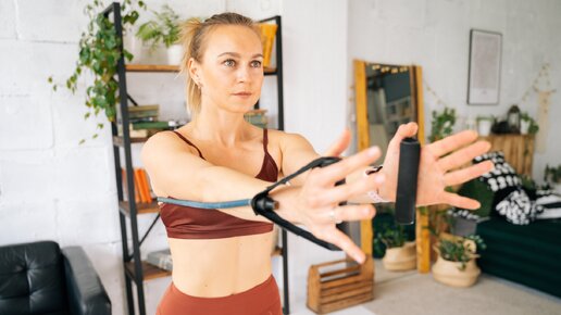 Исправлено тренируюсь. Маша Блинова фитнес. Маша Блинова фитнес фото. Маша Блинова фитнес тренер. Маша Блинова тренировки.