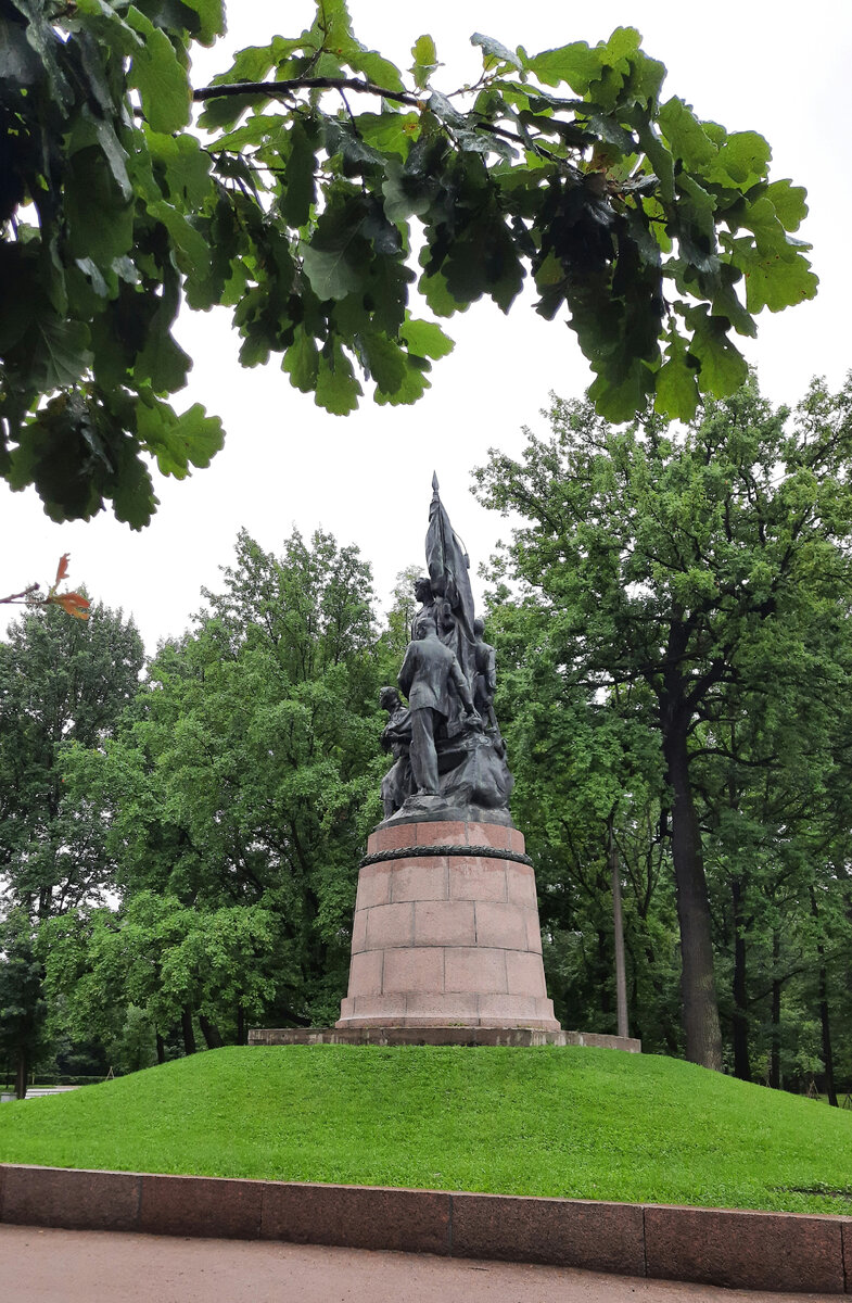 Памятник Молодогвардейцам 