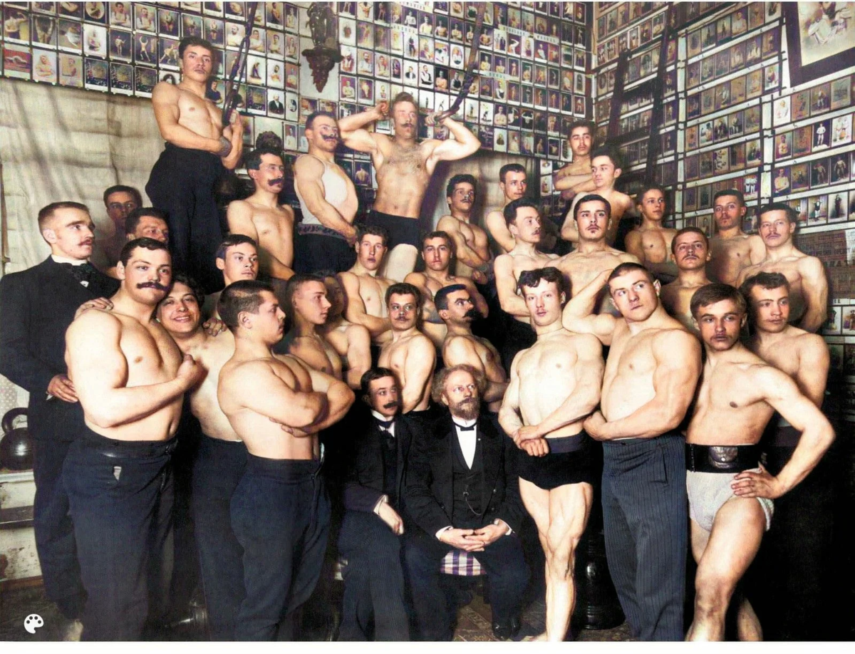 Велосипедно-Атлетическое общество Петербург. Карл Булла. 1898-1900г. Фото из канала "История в цвете"