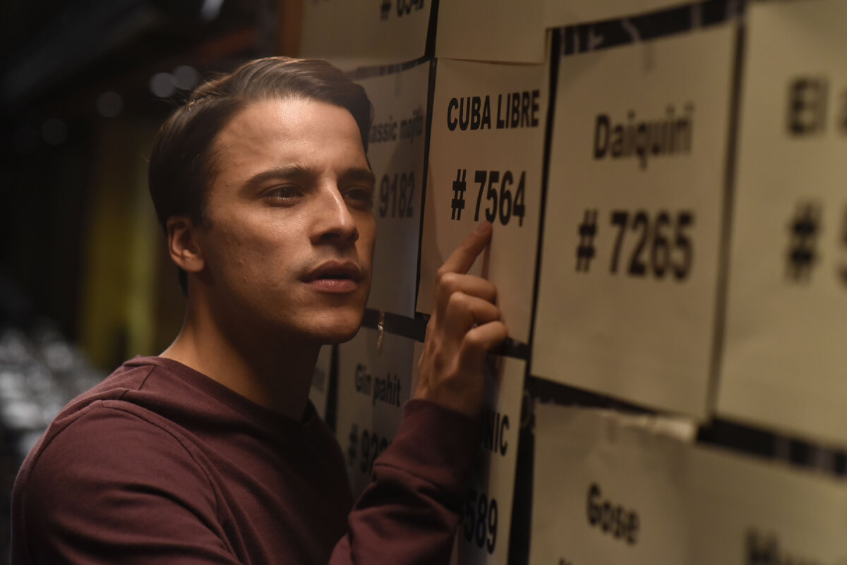 В ролях: Костя Улльман, Нилам Фарук, Анна Мария Мюэ, Людгер Пистор, Рувен Блессинг, Якоб Маченц, Йохан фон Бюлов, Кида Рамадан, Герберт Фортубер, Александер Хельд, Уве Пройсс.